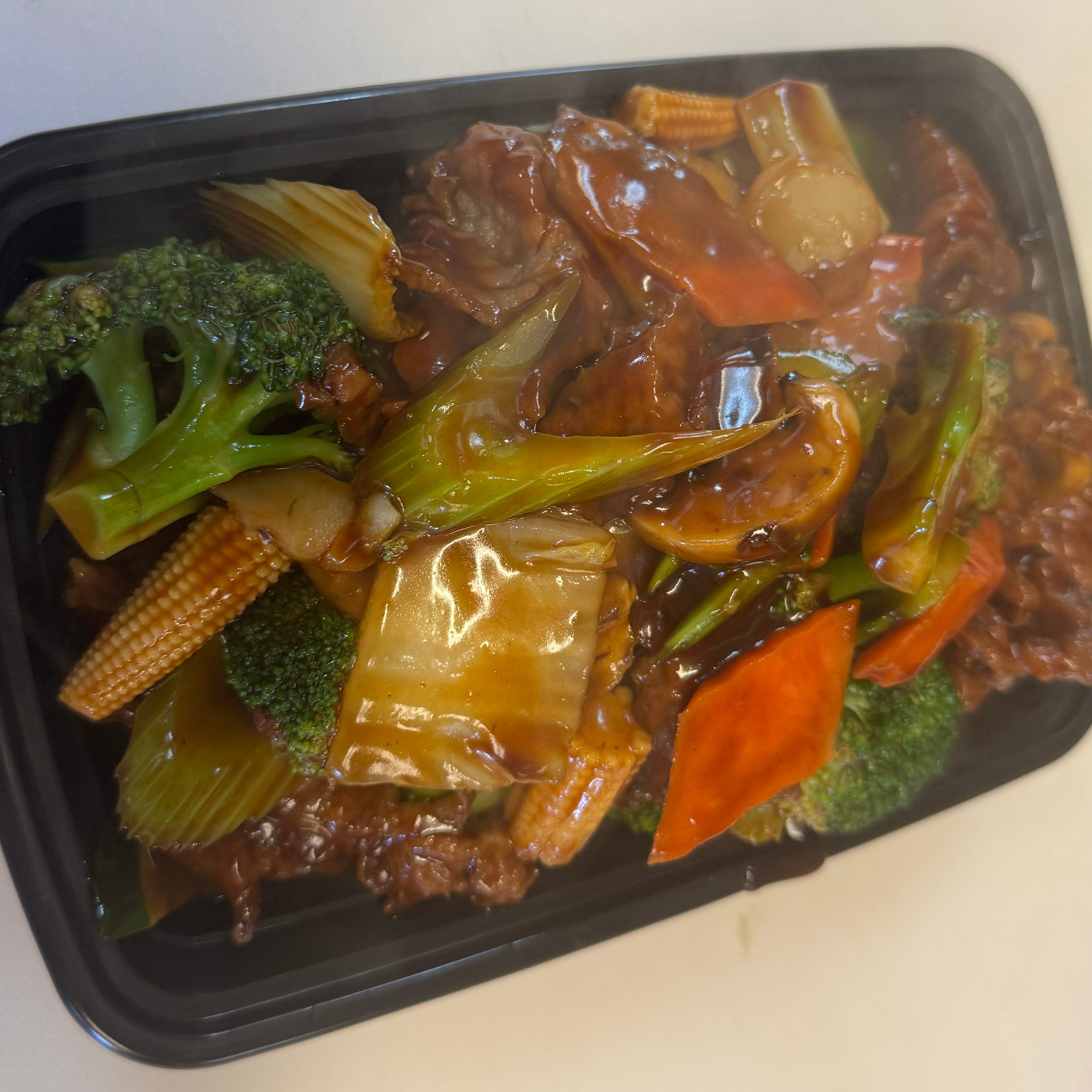 Beef with Chinese Mixed Veg.